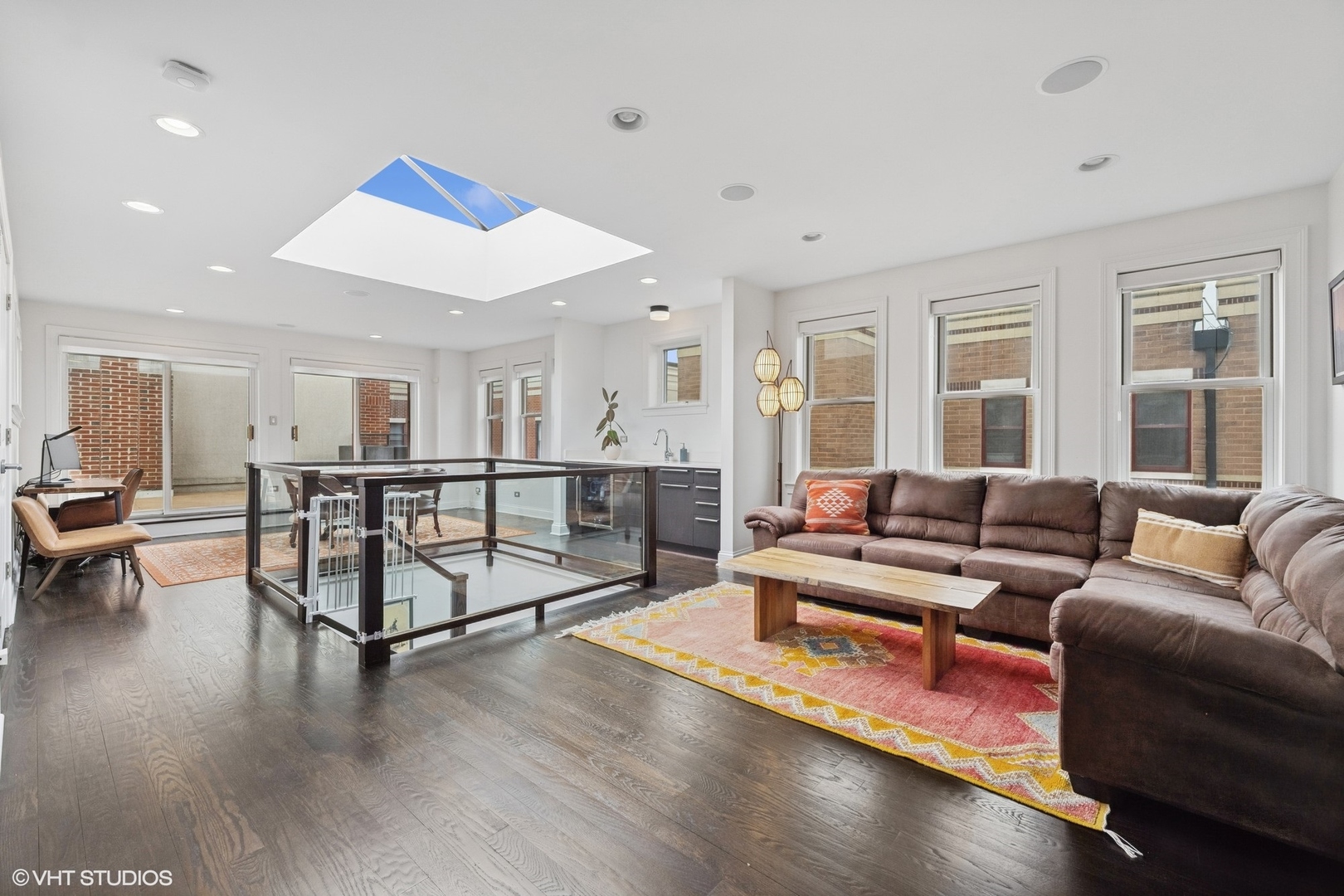 2324 W WABANSIA Avenue Unit: 5