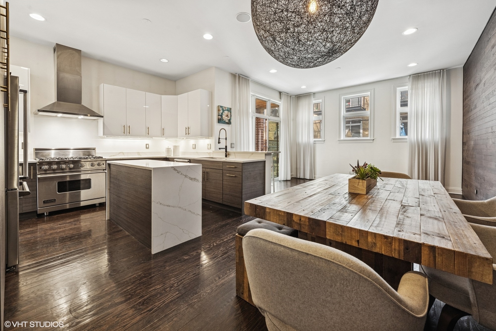 2324 W WABANSIA Avenue Unit: 5