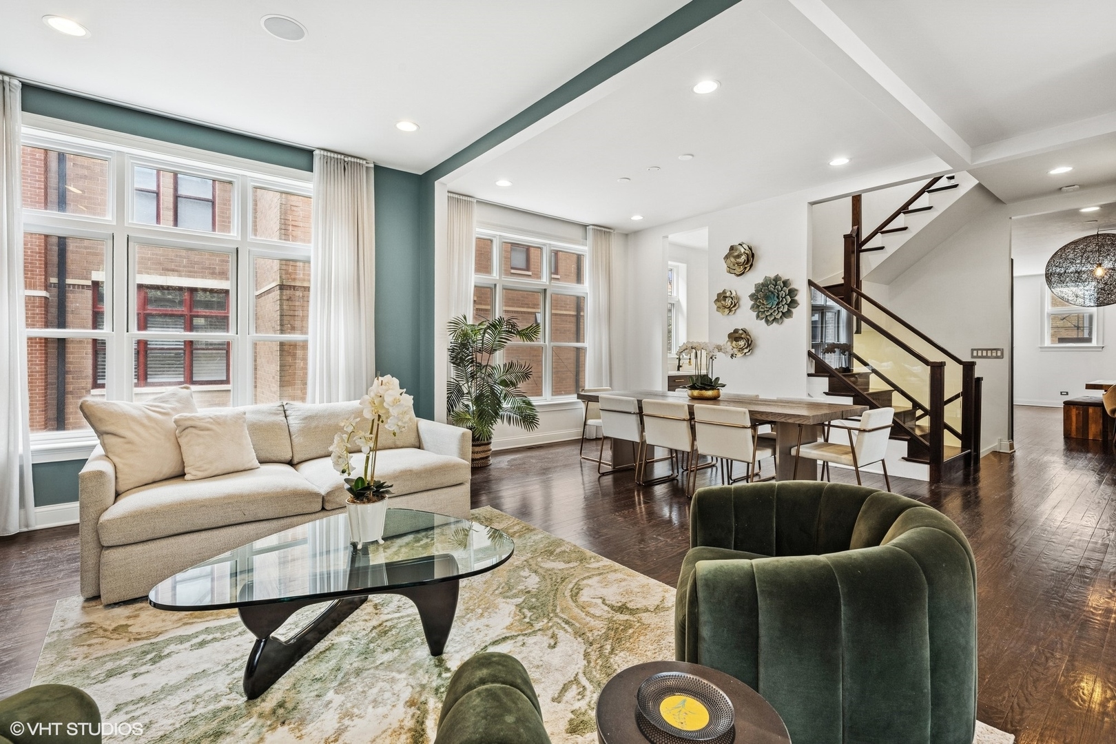 2324 W WABANSIA Avenue Unit: 5