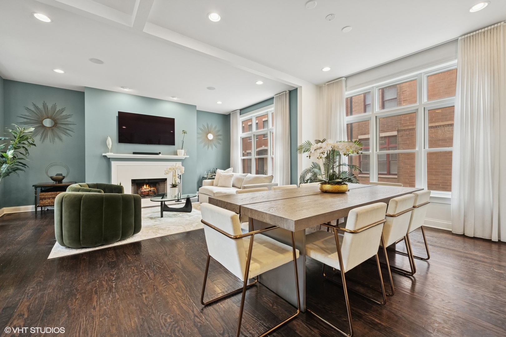 2324 W WABANSIA Avenue Unit: 5