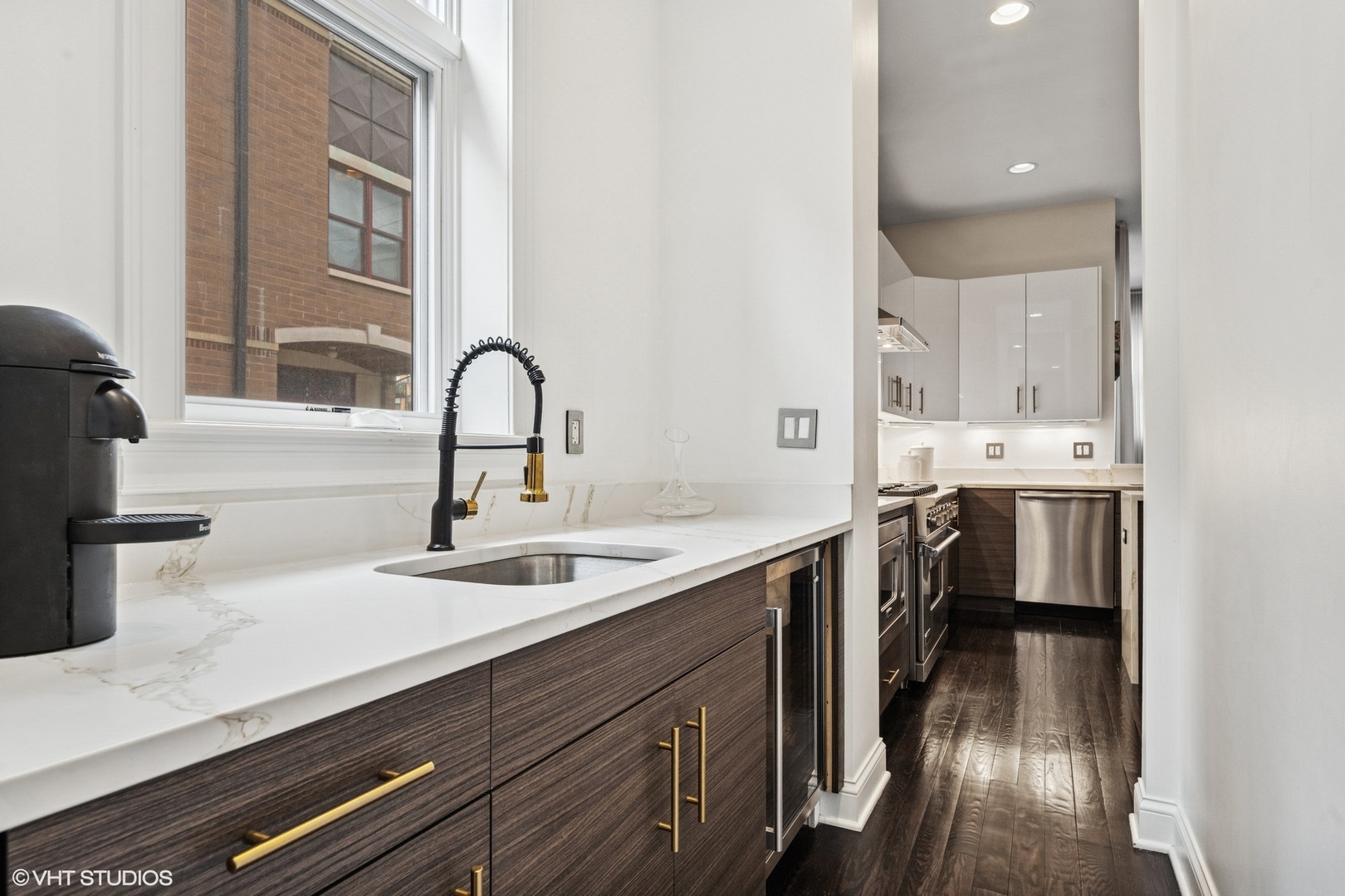 2324 W WABANSIA Avenue Unit: 5