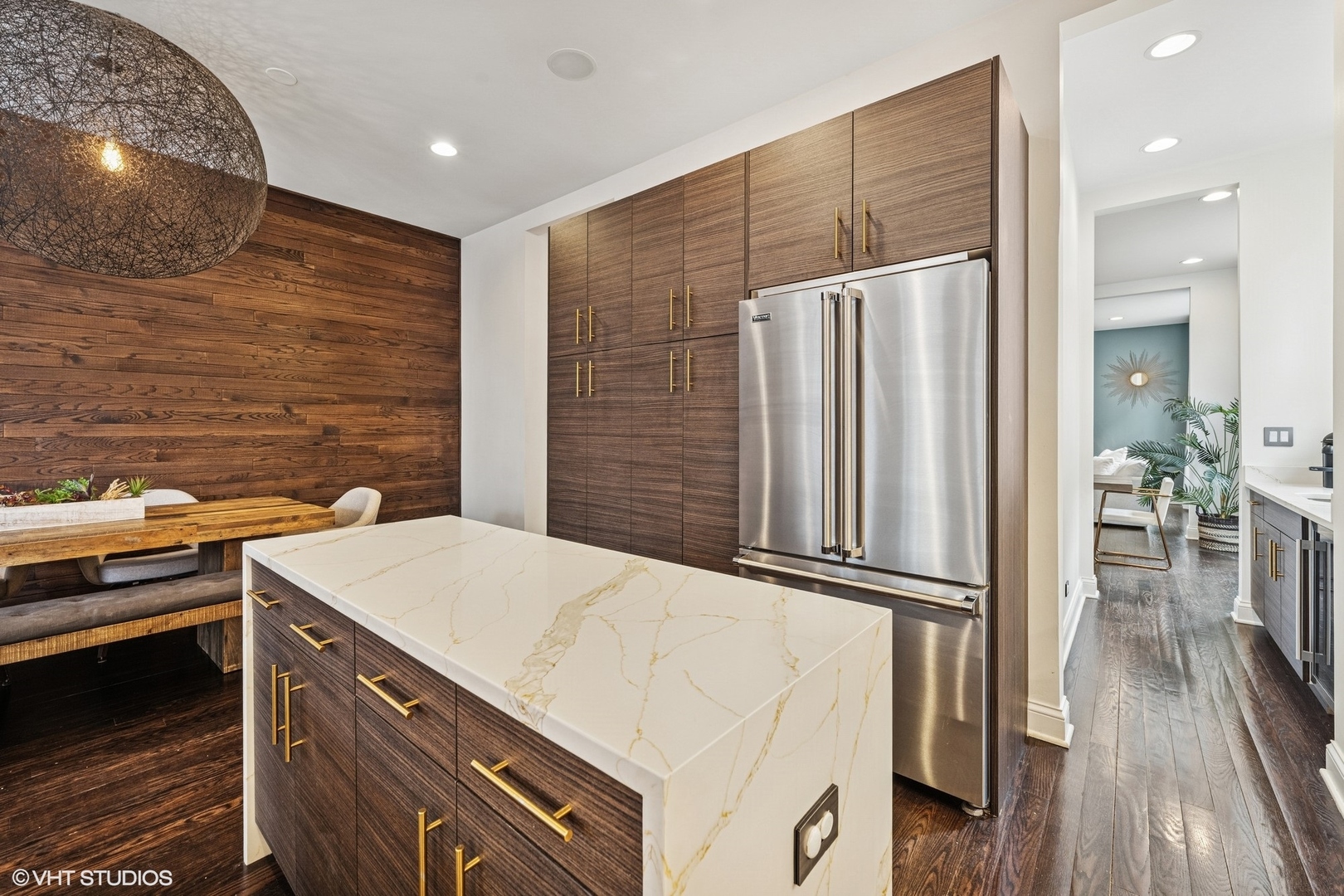 2324 W WABANSIA Avenue Unit: 5