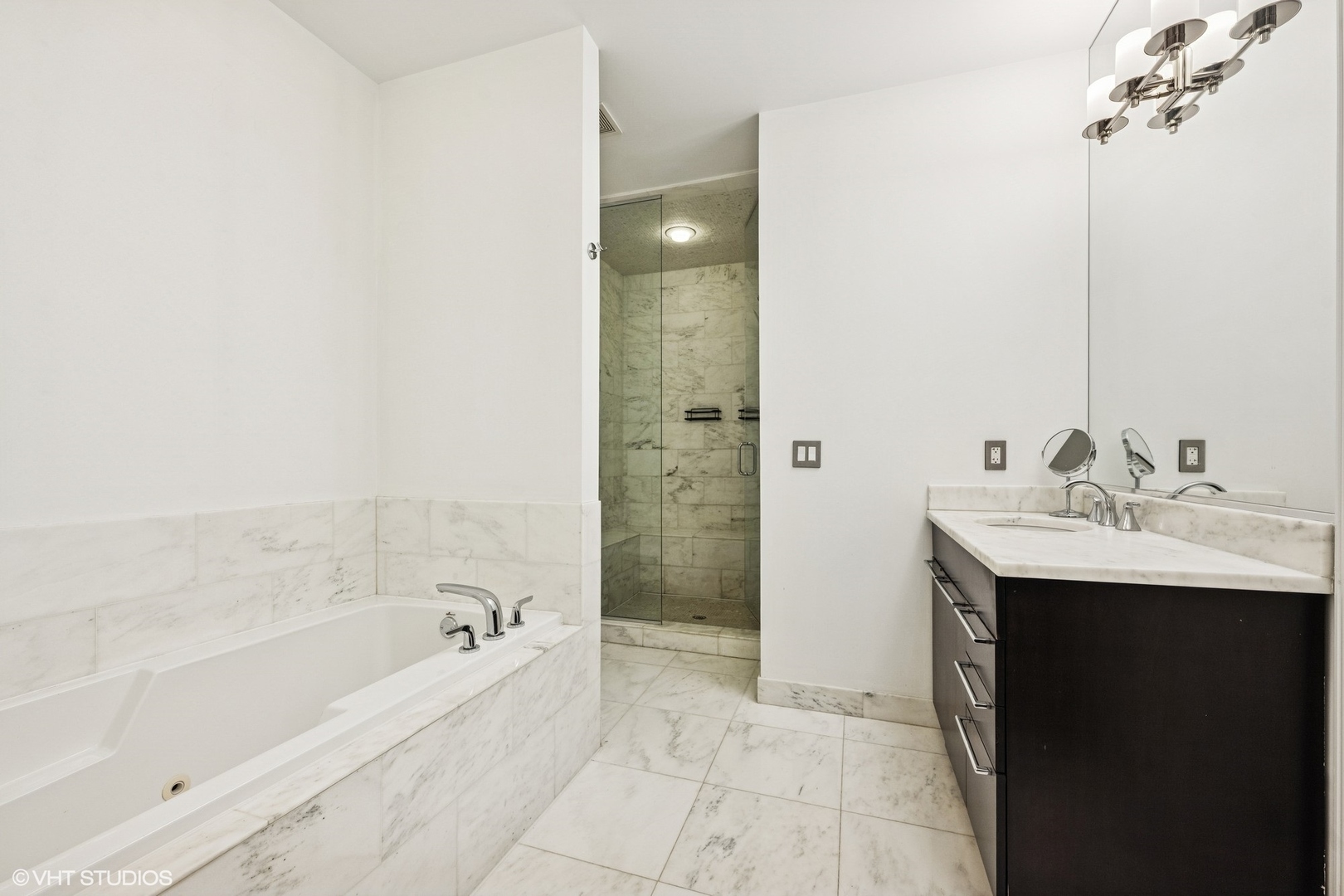 2324 W WABANSIA Avenue Unit: 5