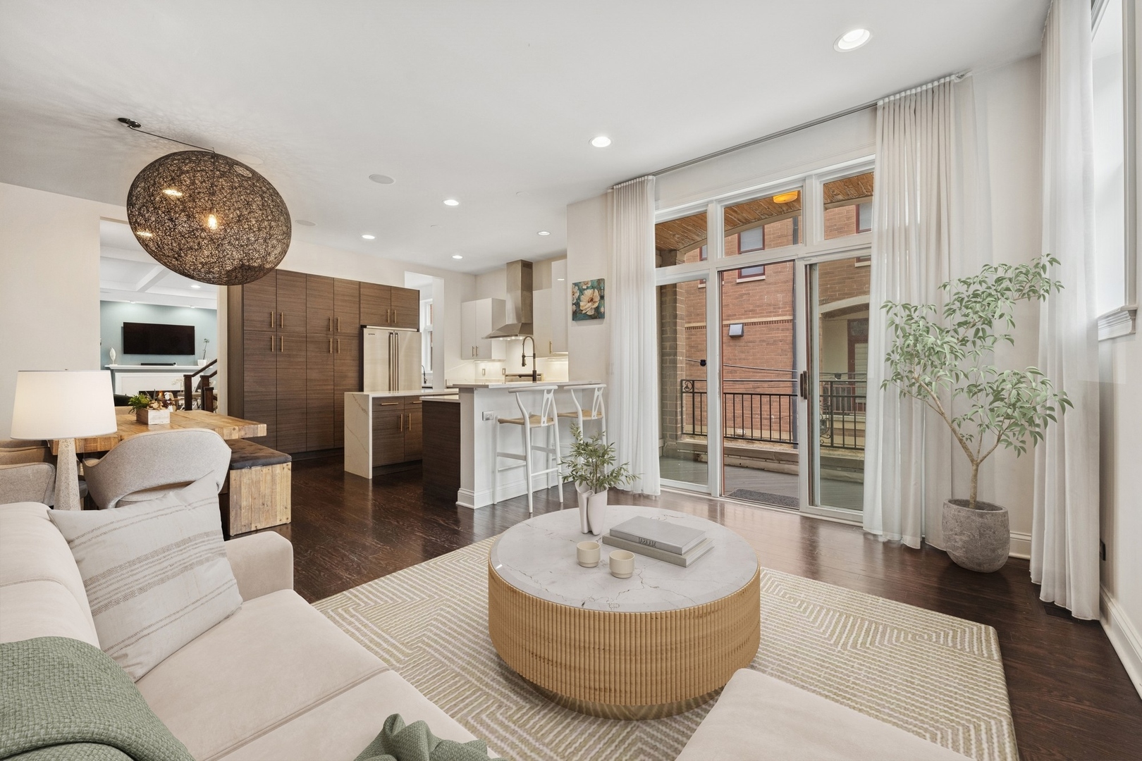 2324 W WABANSIA Avenue Unit: 5