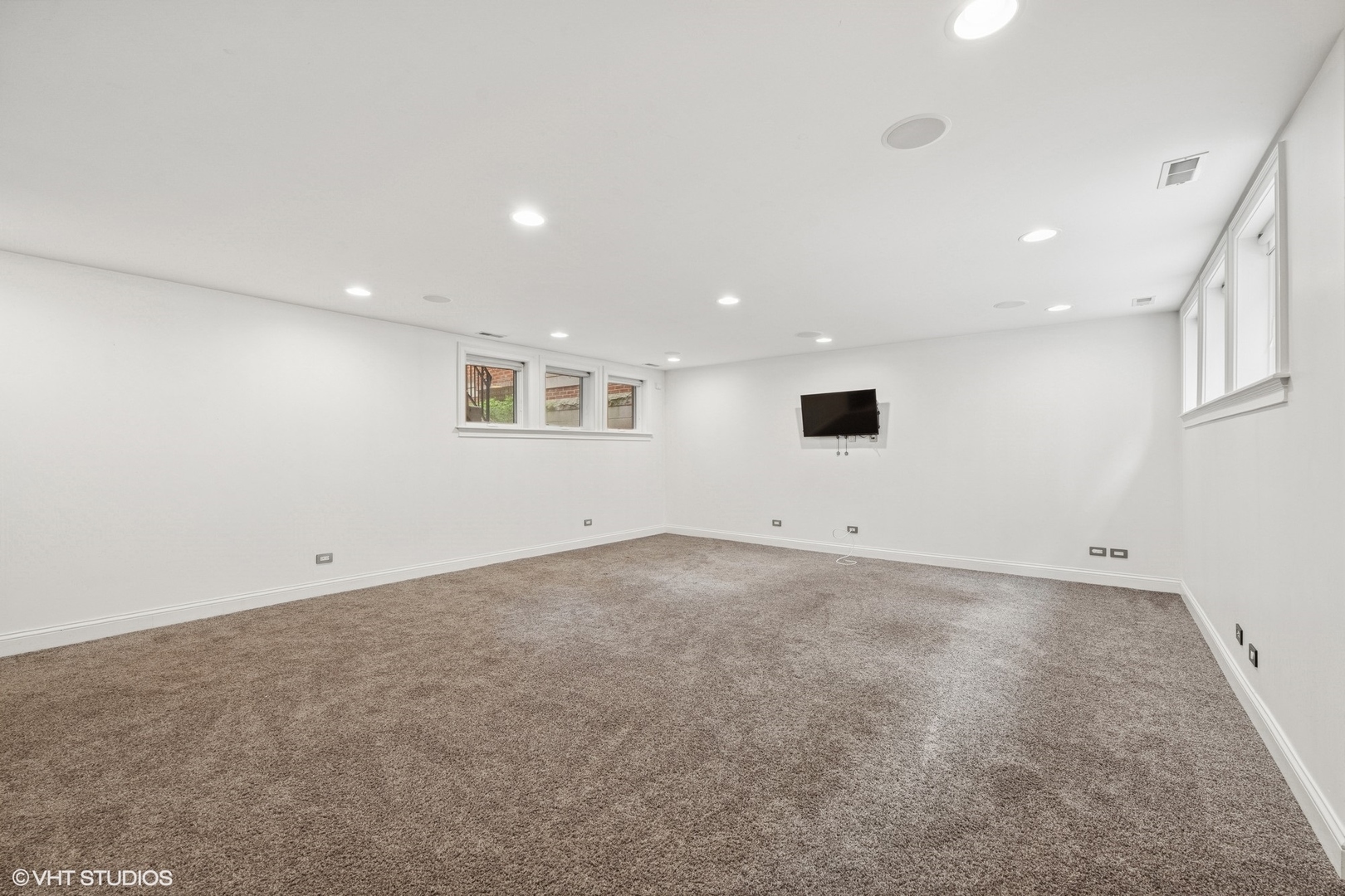 2324 W WABANSIA Avenue Unit: 5