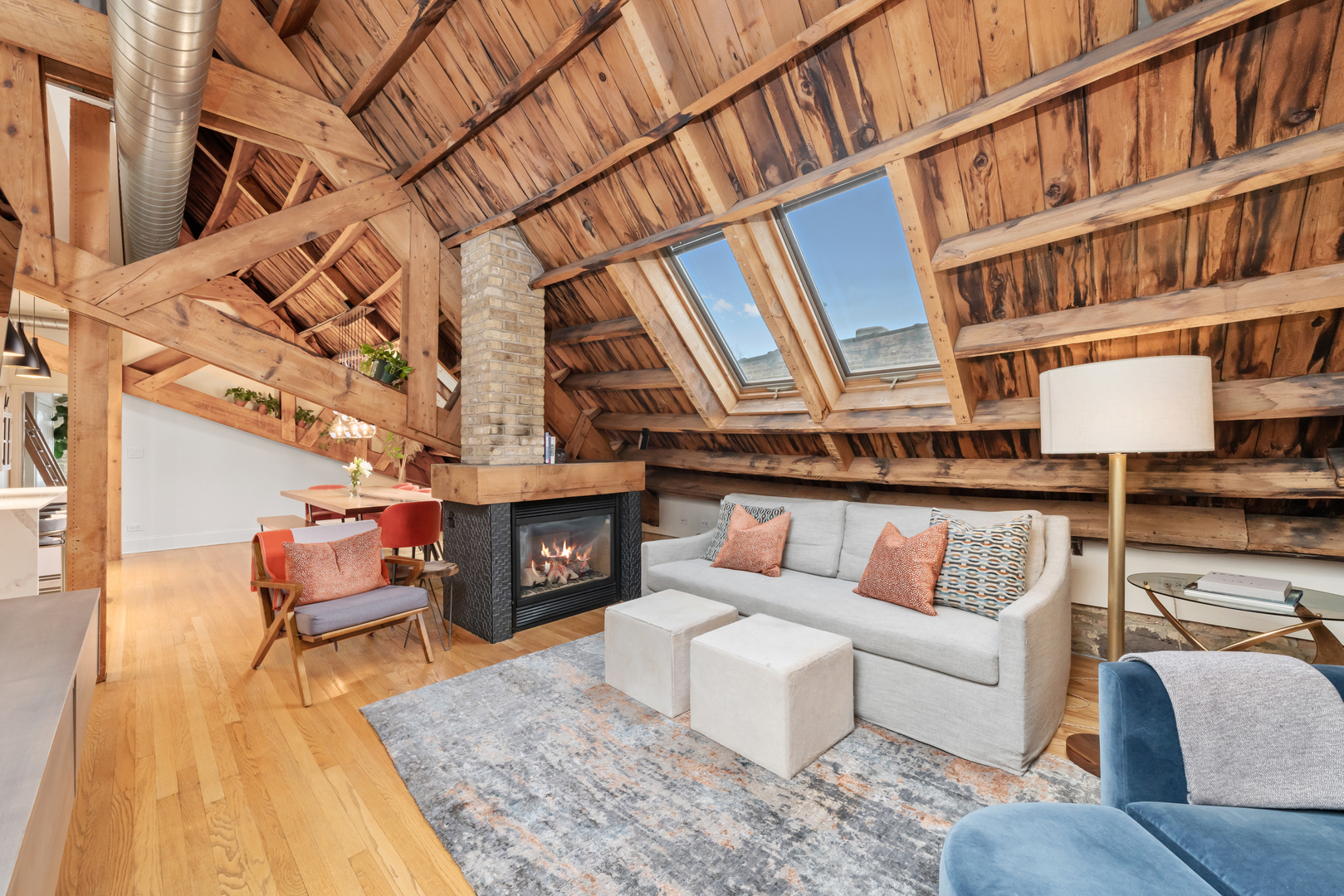 1547 N LEAVITT Street Unit: 3S