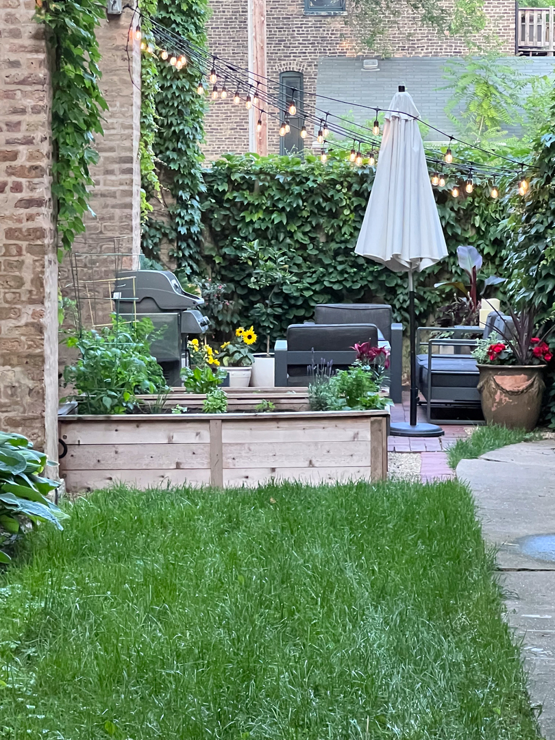 1547 N LEAVITT Street Unit: 3S