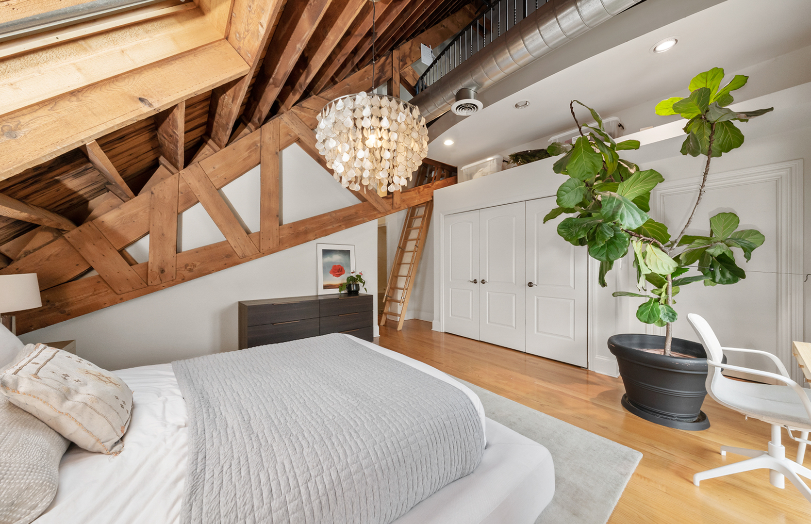 1547 N LEAVITT Street Unit: 3S