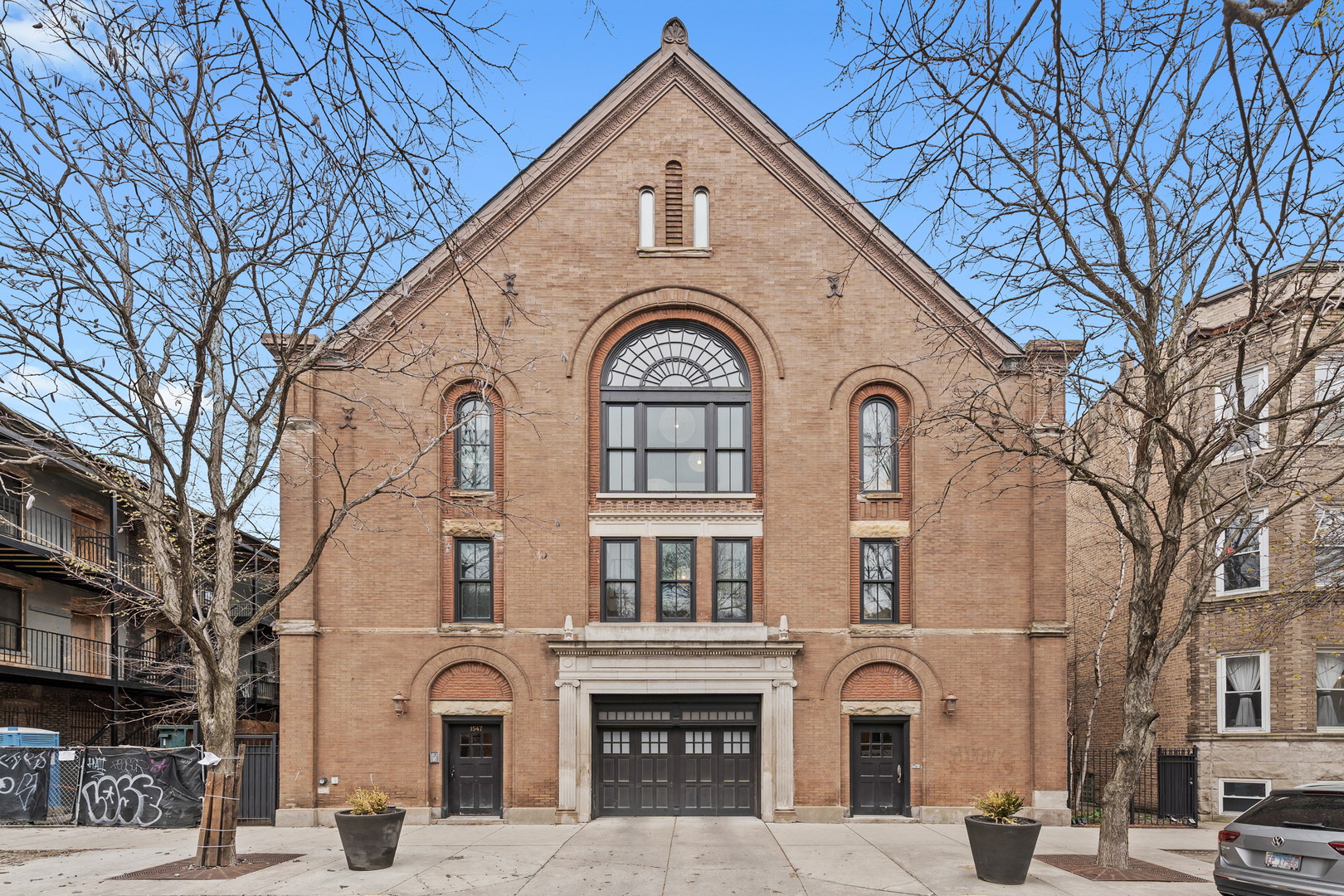 1547 N LEAVITT Street Unit: 3S