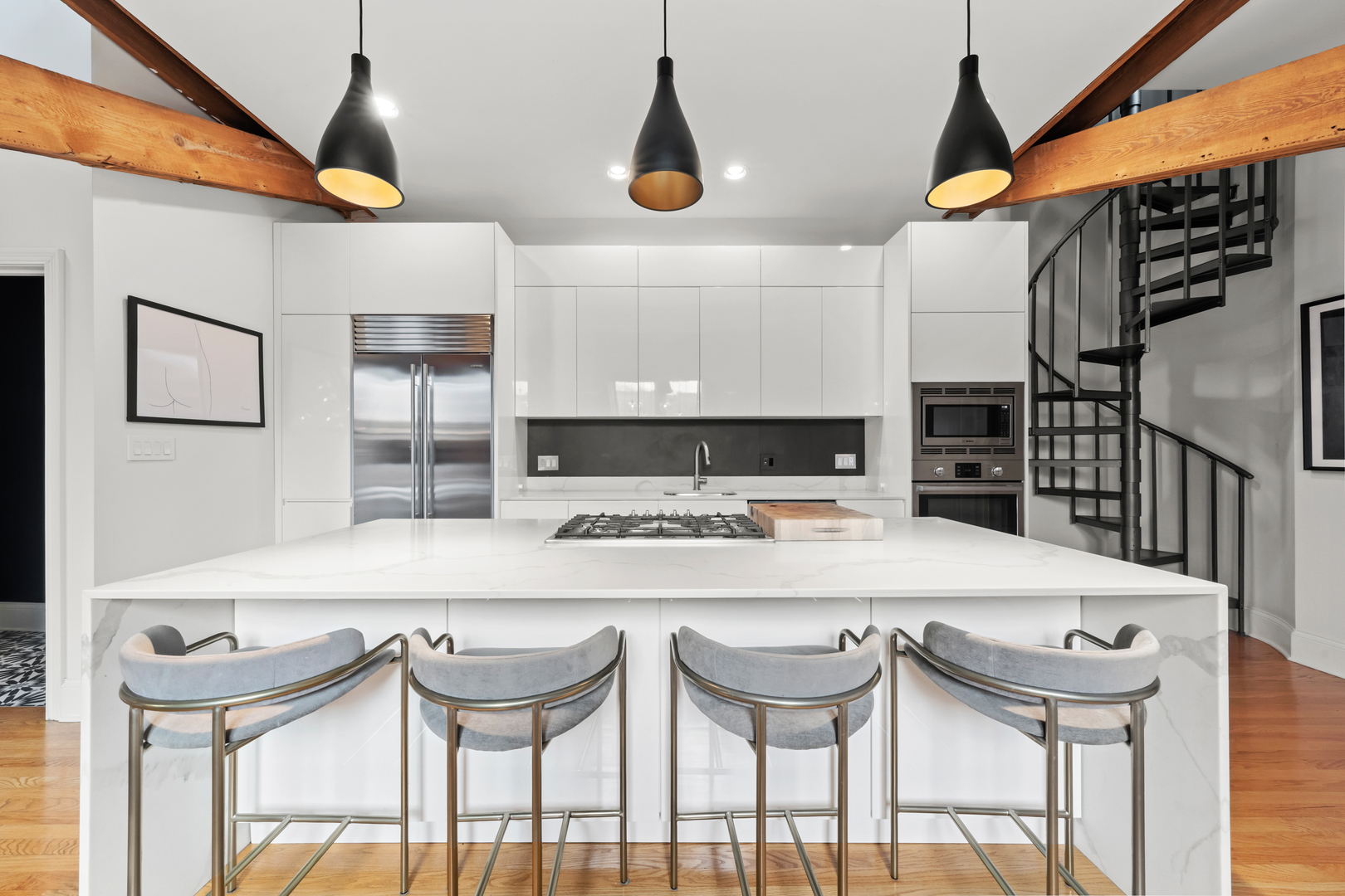 1547 N LEAVITT Street Unit: 3S