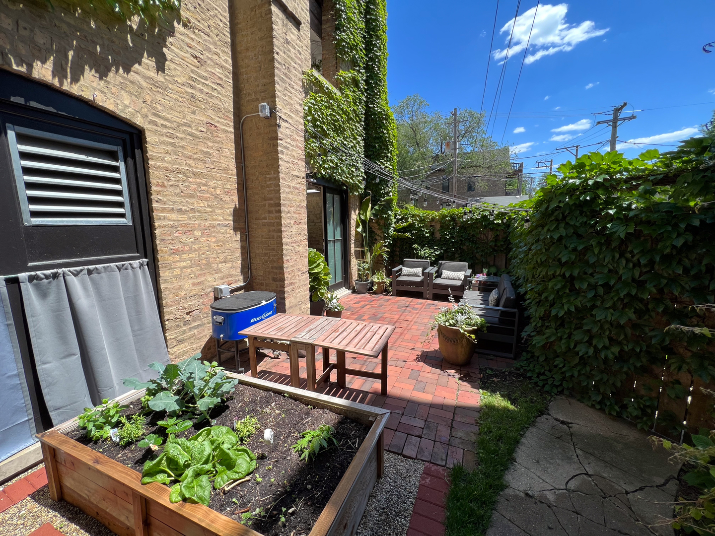 1547 N LEAVITT Street Unit: 3S