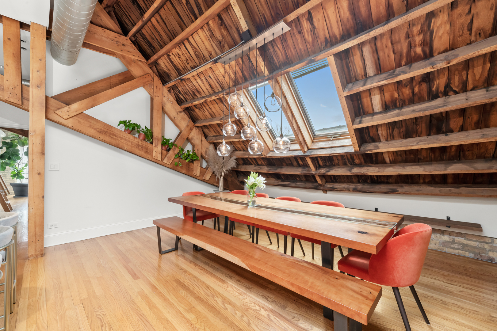 1547 N LEAVITT Street Unit: 3S