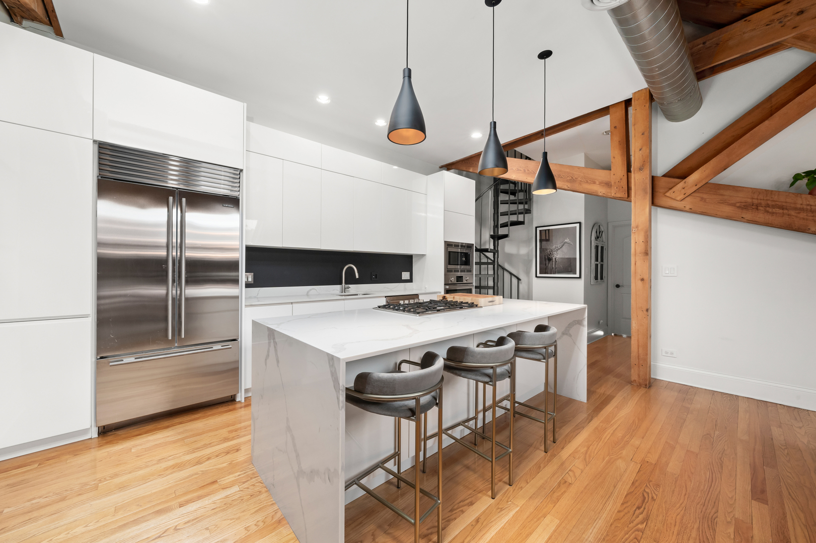 1547 N LEAVITT Street Unit: 3S