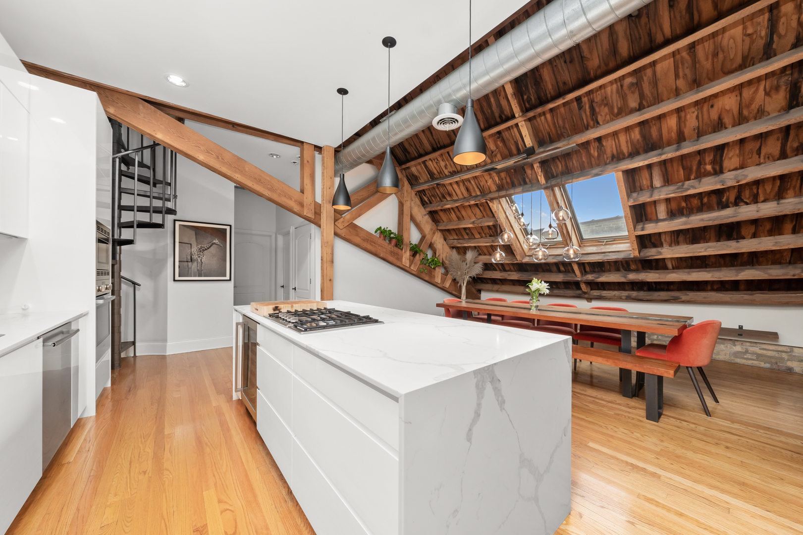 1547 N LEAVITT Street Unit: 3S