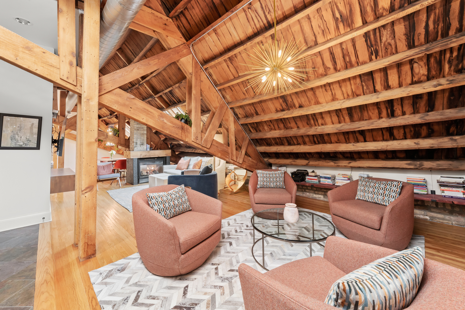 1547 N LEAVITT Street Unit: 3S