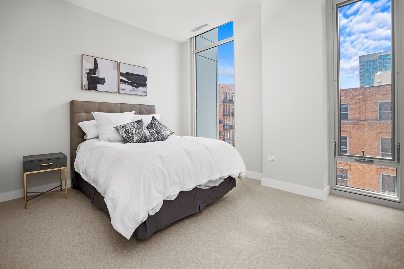 360 W Erie Street Unit: 5A