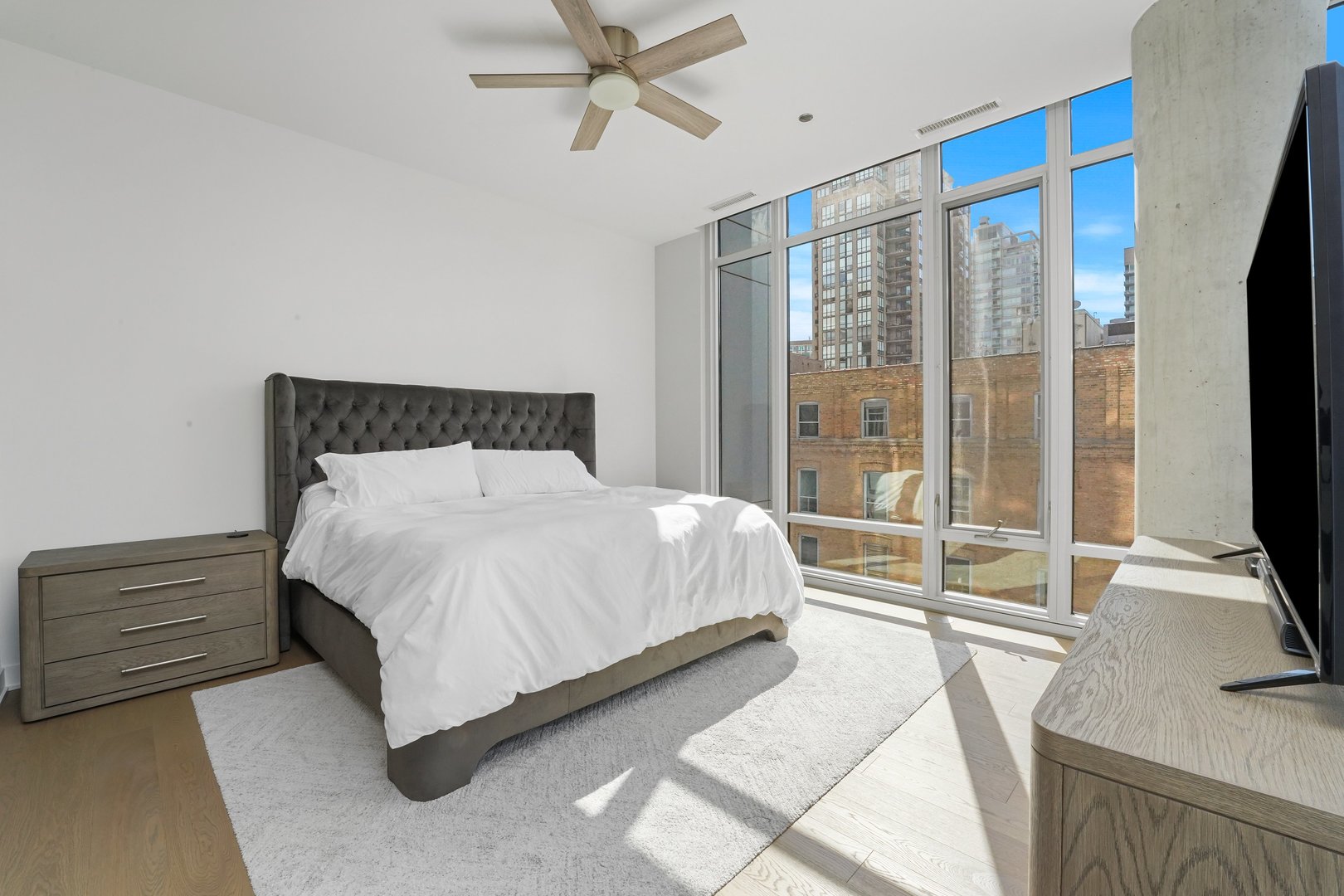 360 W Erie Street Unit: 5A