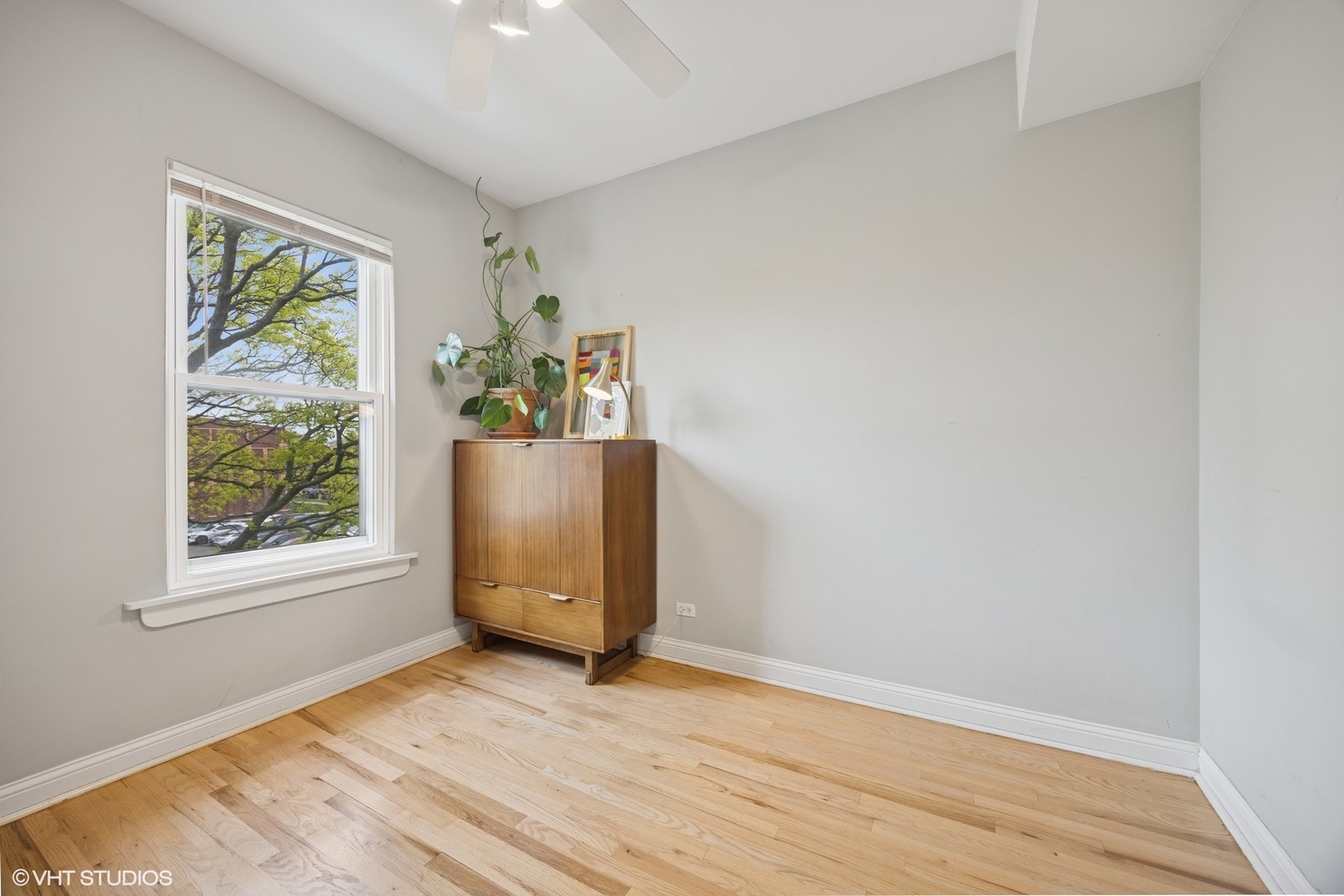 3440 W Leland Avenue Unit: 3W