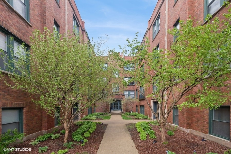 3128 W Carmen Avenue Unit: 2