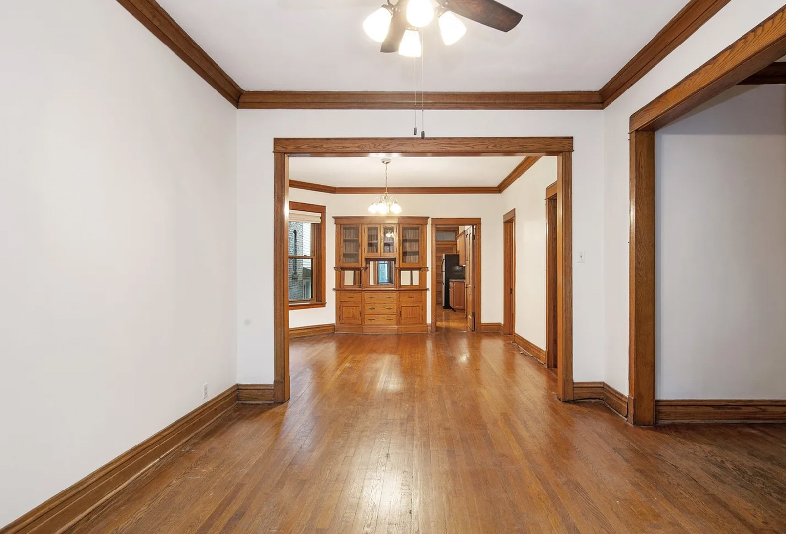 1336 W Cornelia Avenue