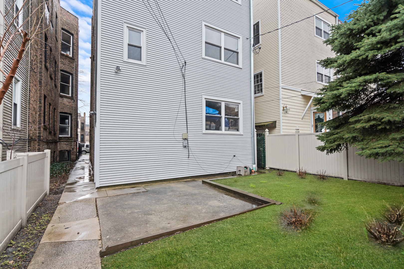 1336 W Cornelia Avenue