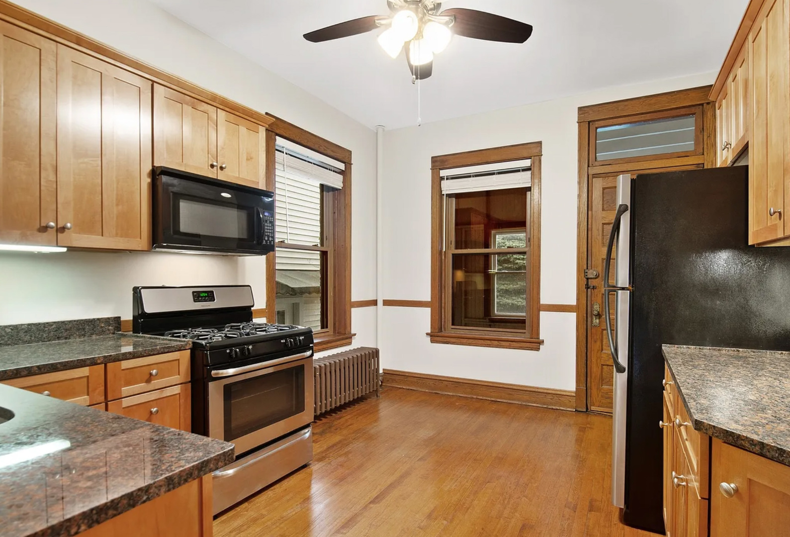 1336 W Cornelia Avenue