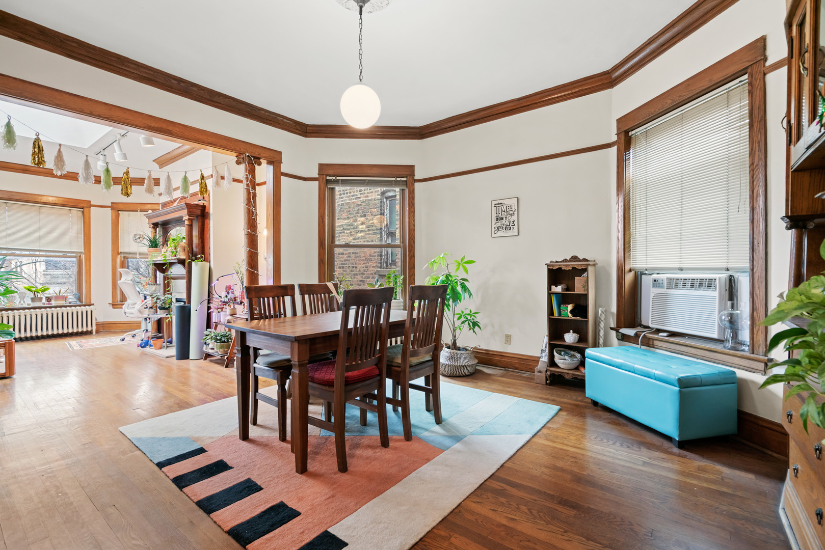 1336 W Cornelia Avenue