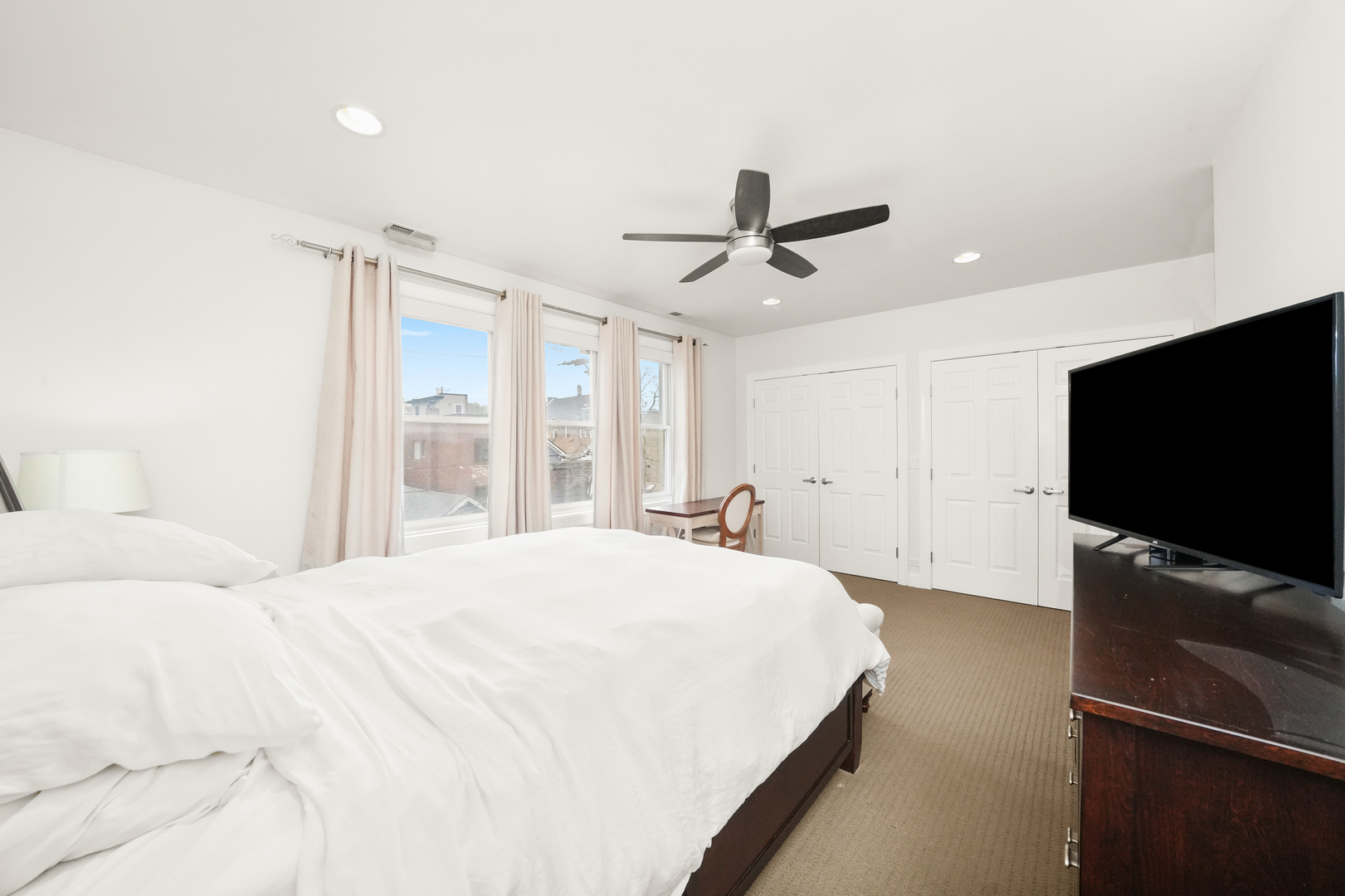 1931 N DAMEN Avenue Unit: 2N