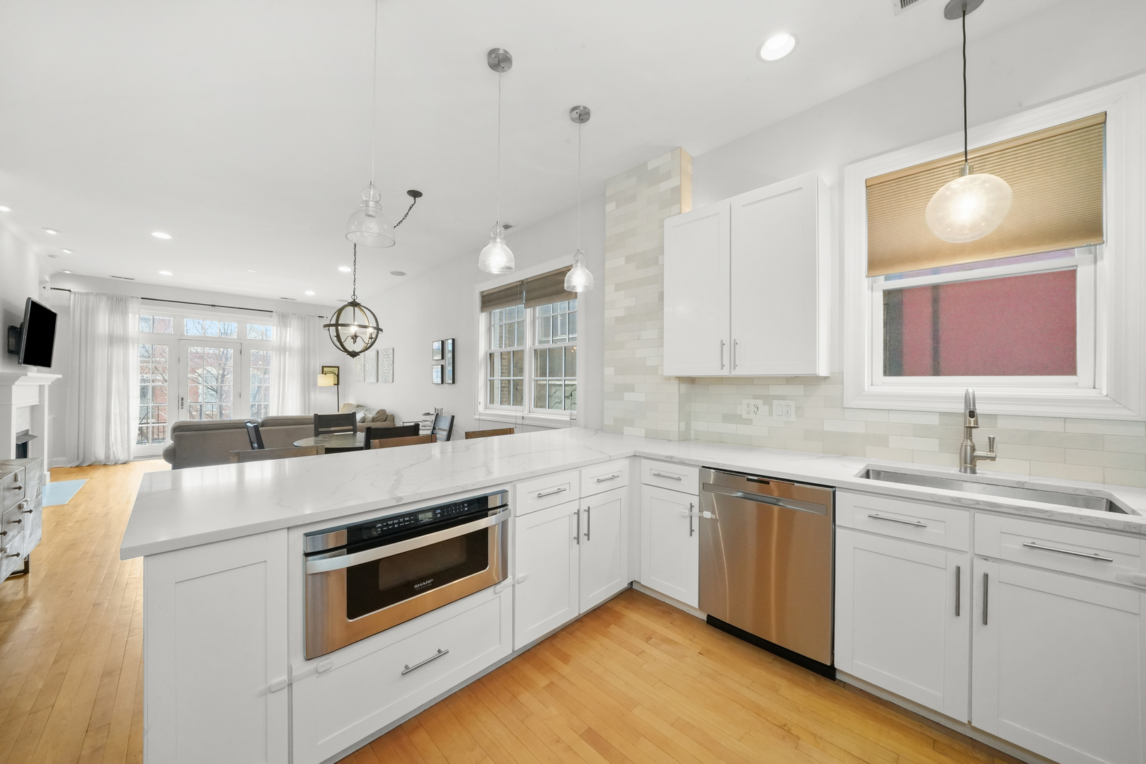 1931 N DAMEN Avenue Unit: 2N