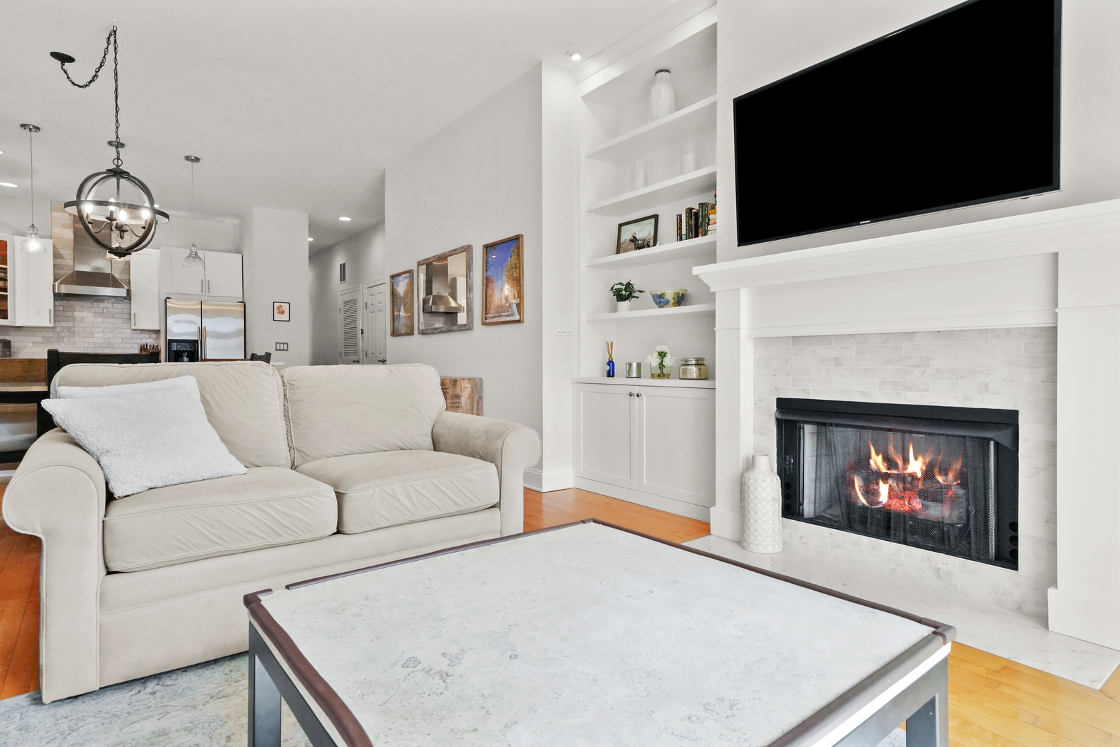 1931 N DAMEN Avenue Unit: 2N