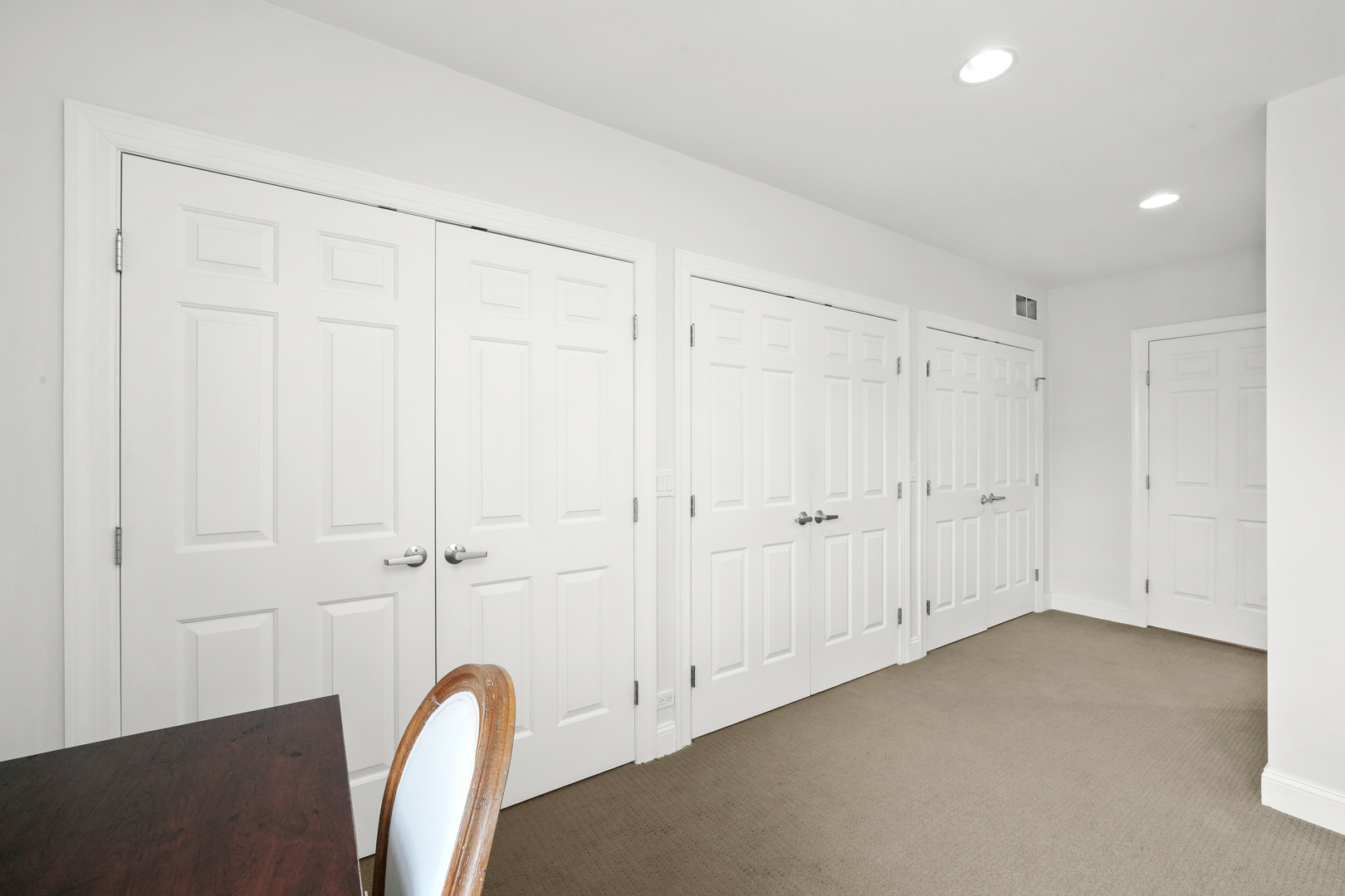 1931 N DAMEN Avenue Unit: 2N