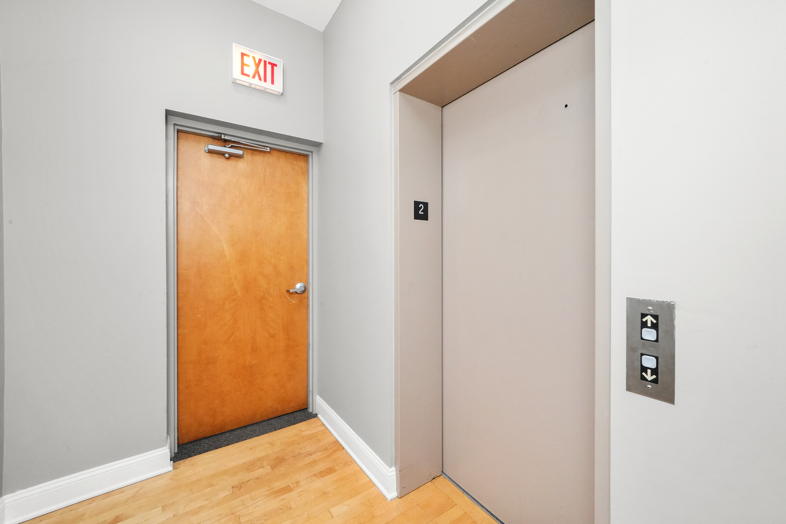 1931 N DAMEN Avenue Unit: 2N