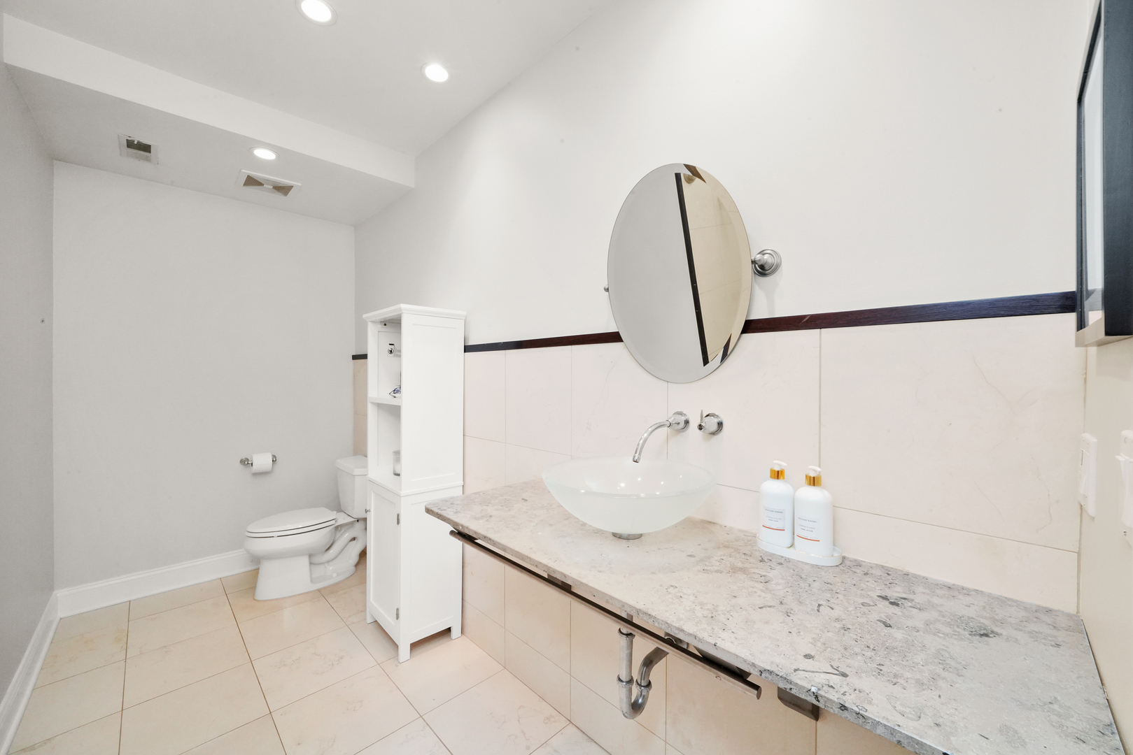 1931 N DAMEN Avenue Unit: 2N