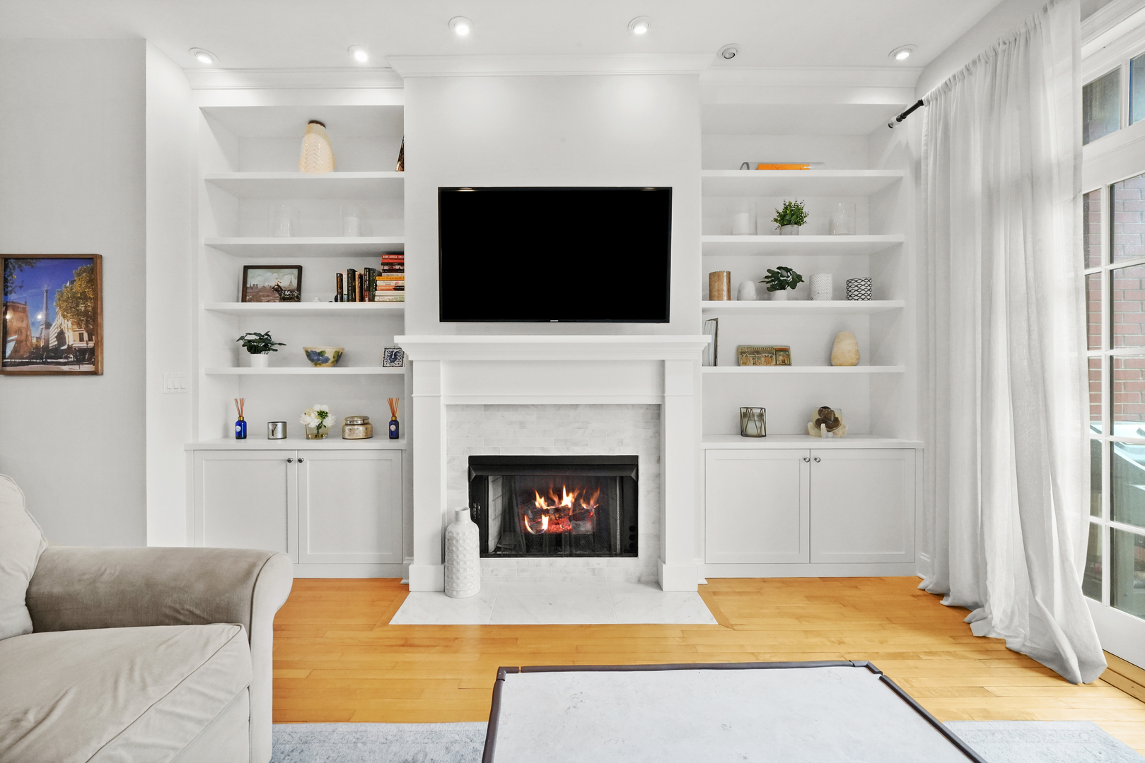 1931 N DAMEN Avenue Unit: 2N