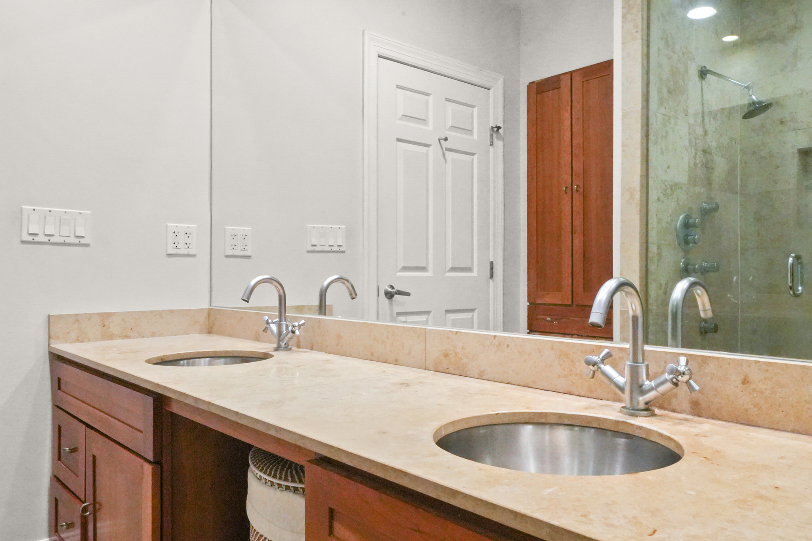 1931 N DAMEN Avenue Unit: 2N