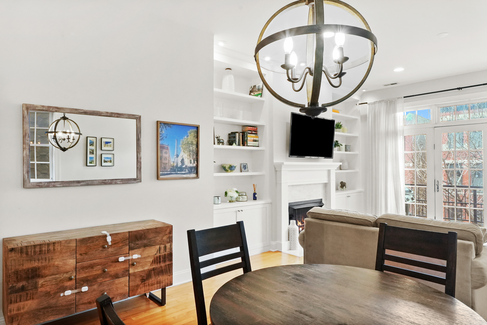 1931 N DAMEN Avenue Unit: 2N