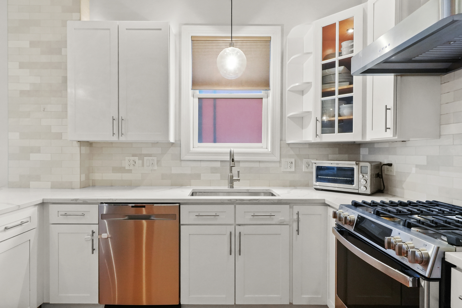 1931 N DAMEN Avenue Unit: 2N