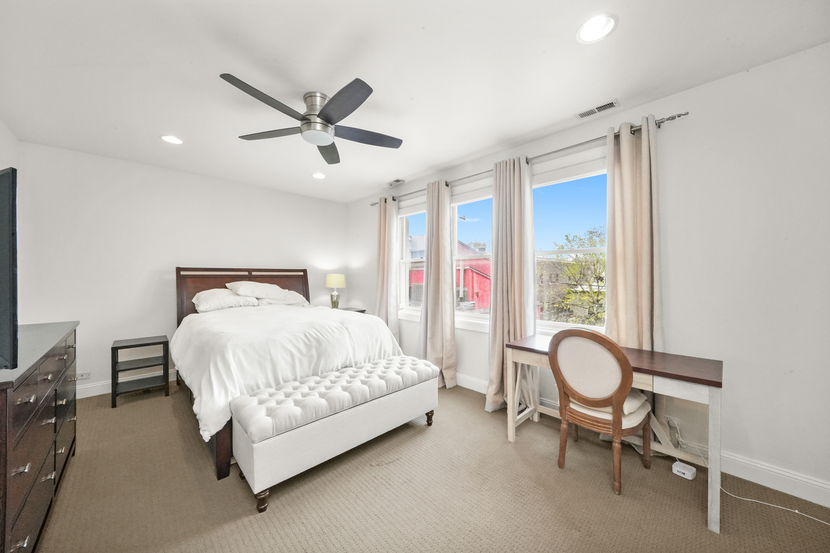 1931 N DAMEN Avenue Unit: 2N