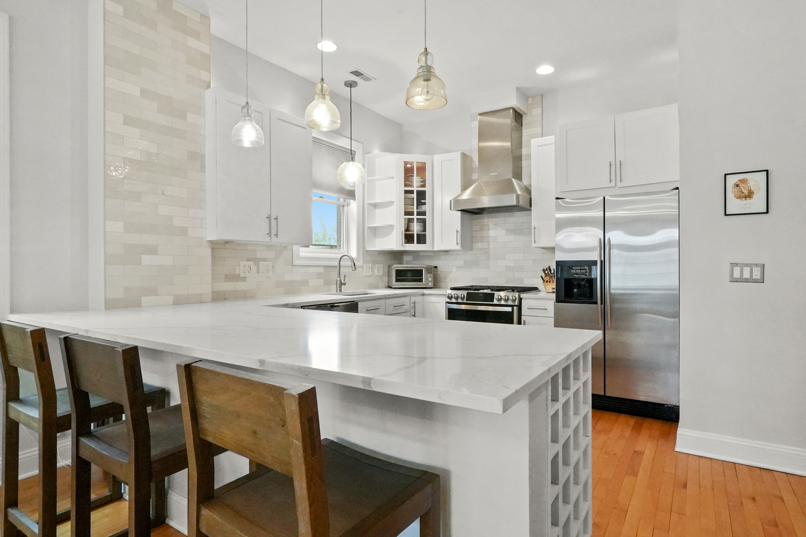 1931 N DAMEN Avenue Unit: 2N