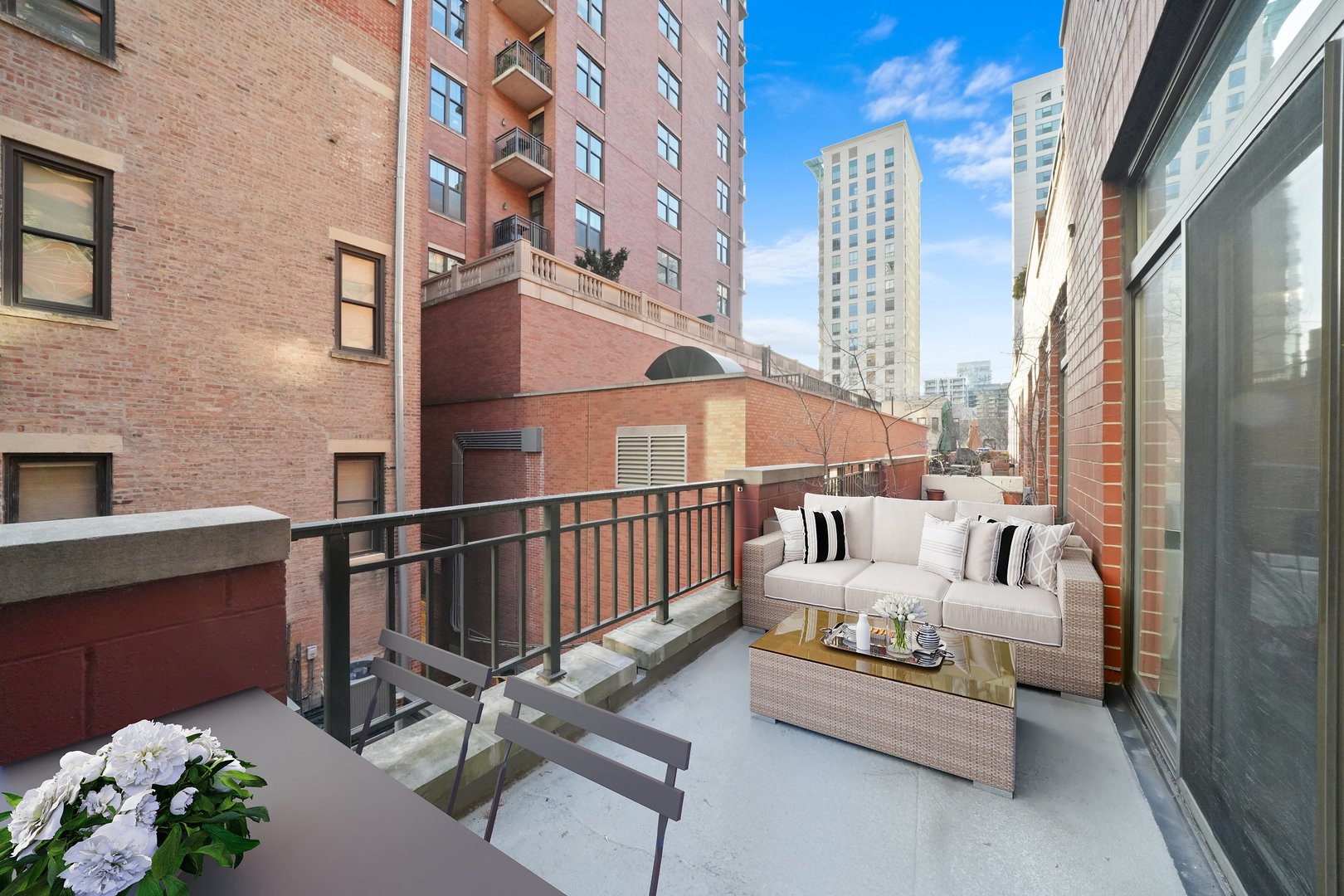 33 W Huron Street Unit: 301