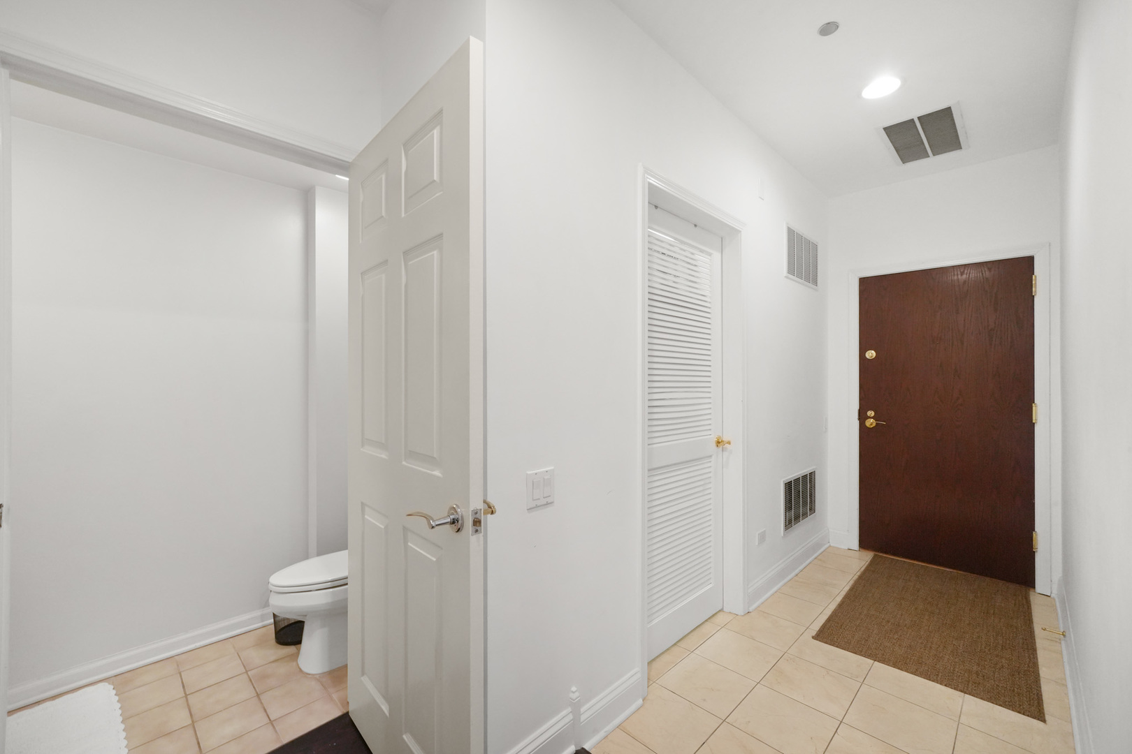 33 W Huron Street Unit: 301