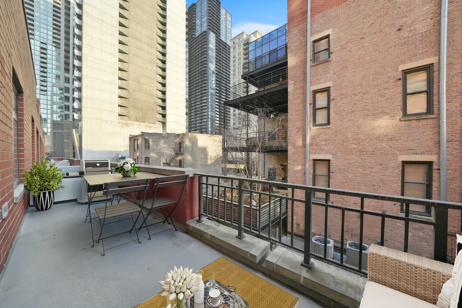 33 W Huron Street Unit: 301