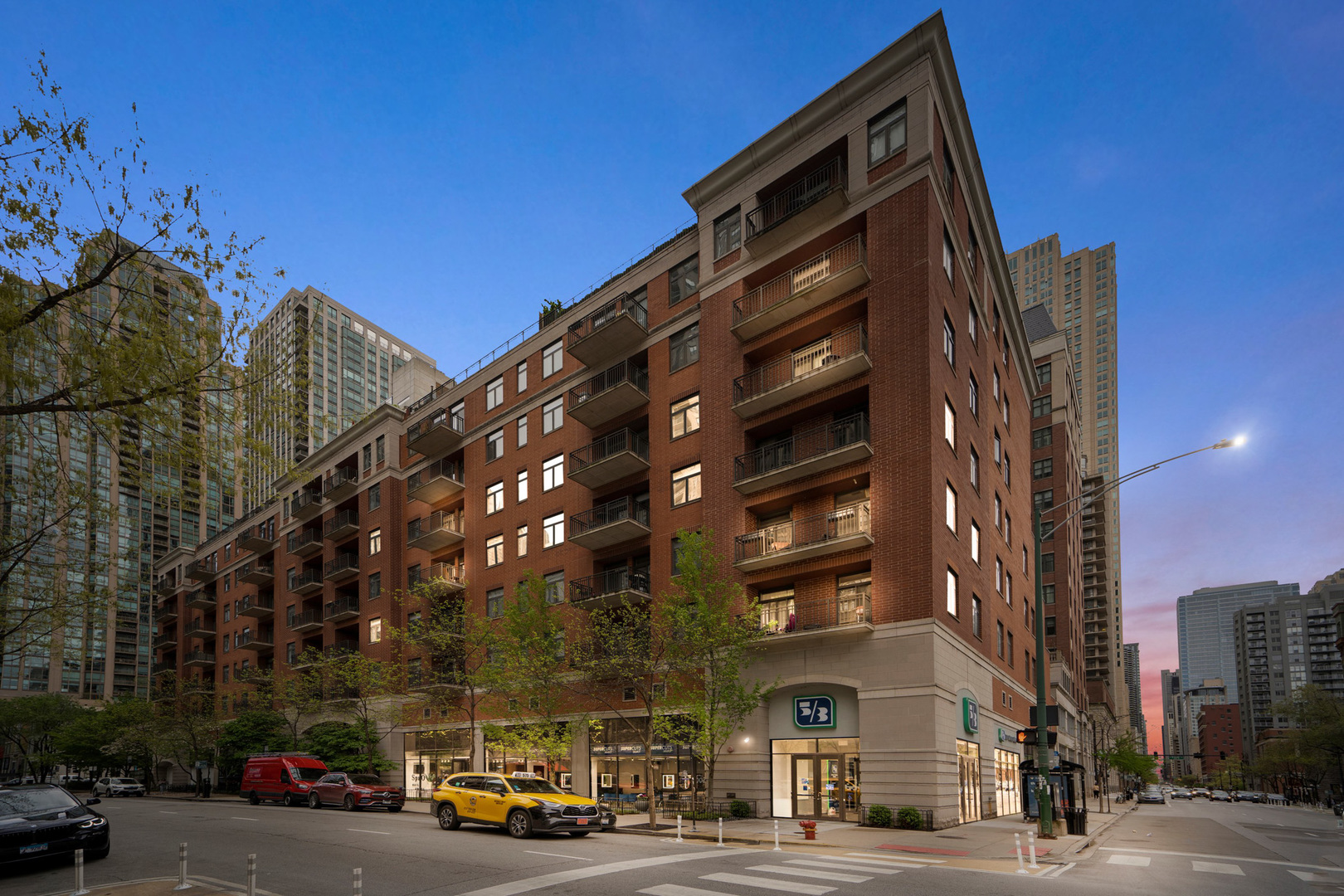 33 W Huron Street Unit: 301