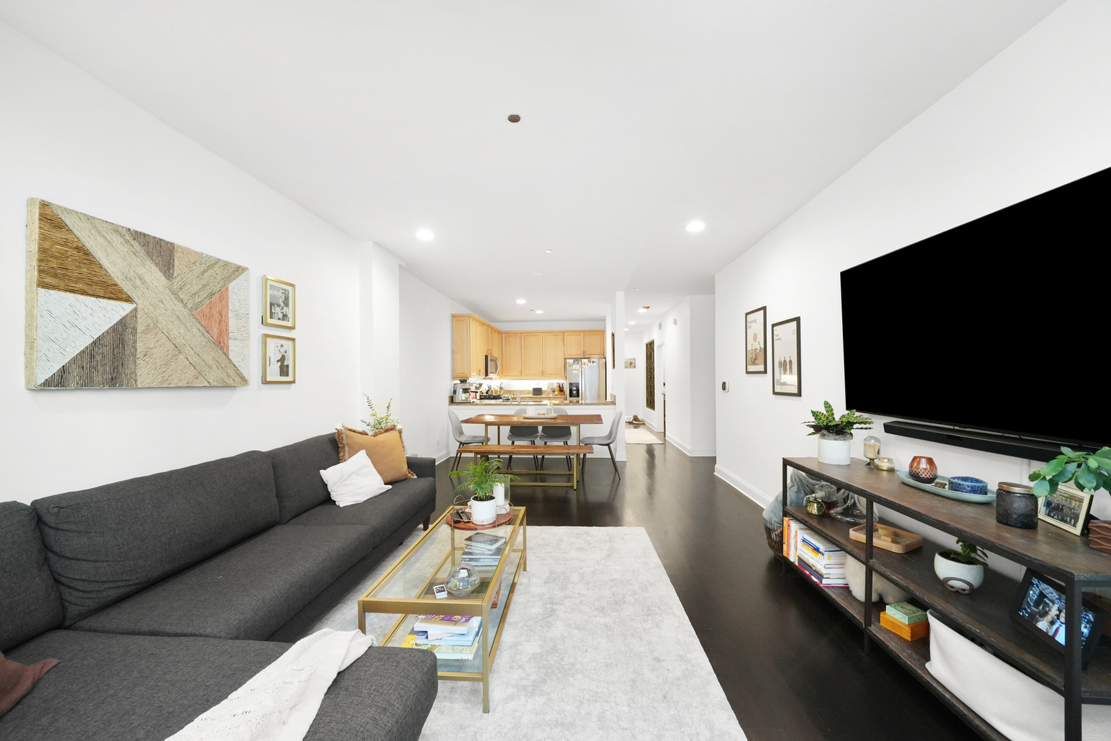 33 W Huron Street Unit: 301