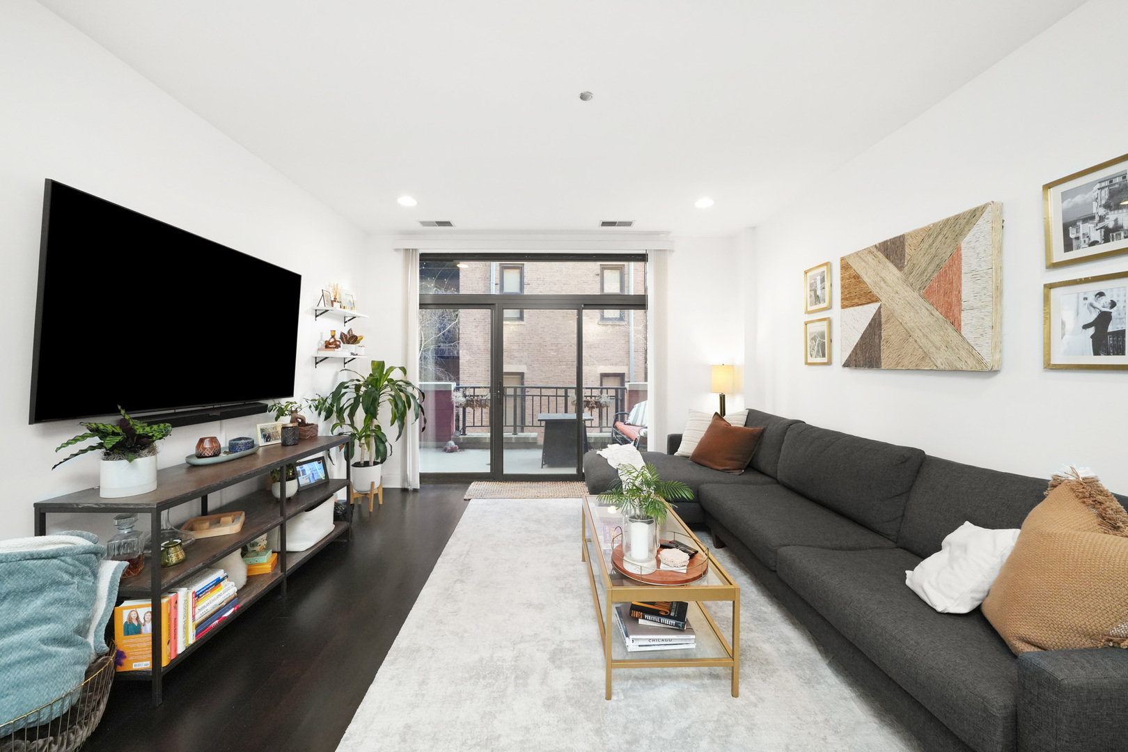33 W Huron Street Unit: 301