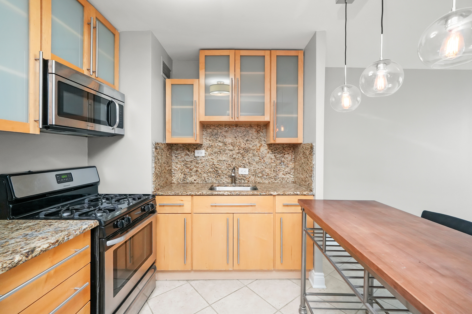 1150 N Lake Shore Drive Unit: 13G