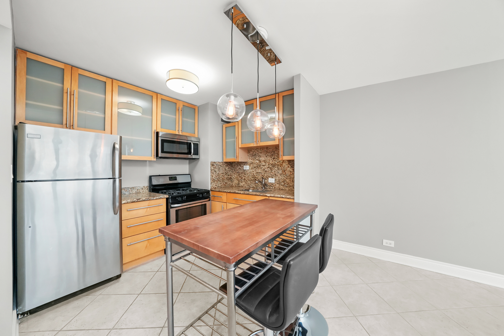 1150 N Lake Shore Drive Unit: 13G