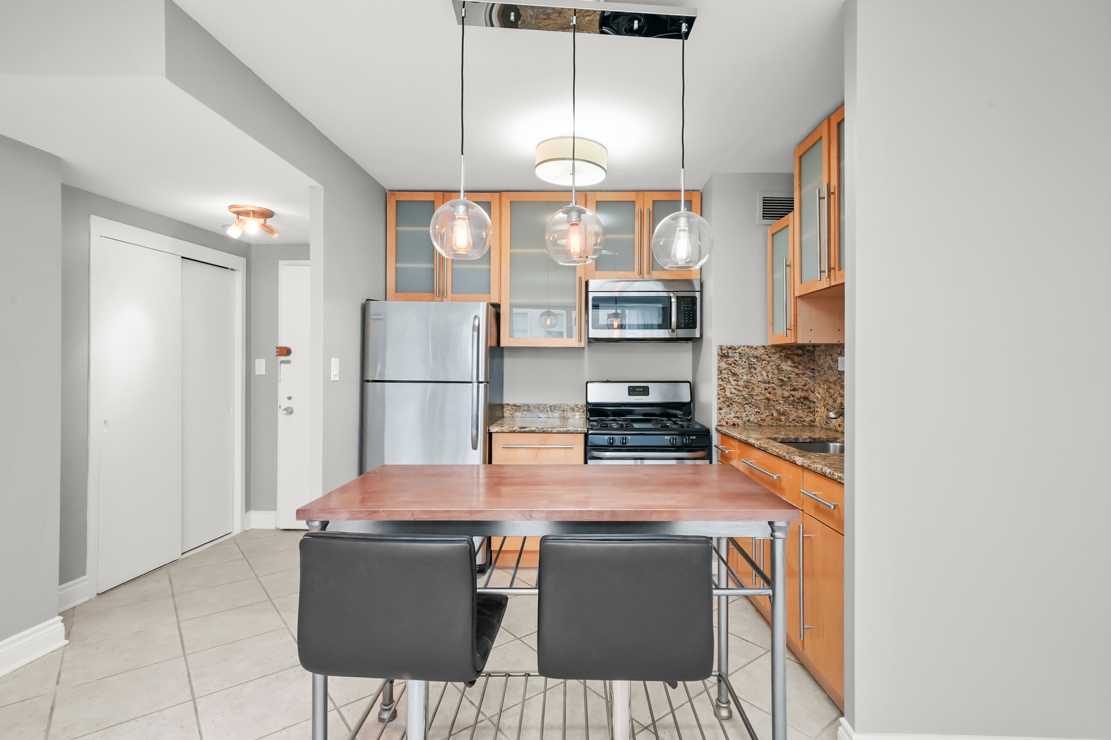 1150 N Lake Shore Drive Unit: 13G