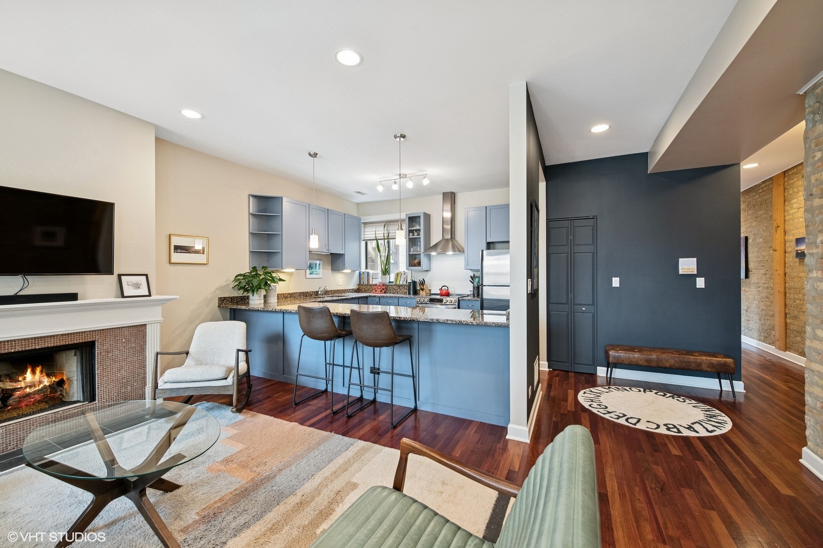 4647 N WOLCOTT Avenue Unit: 2