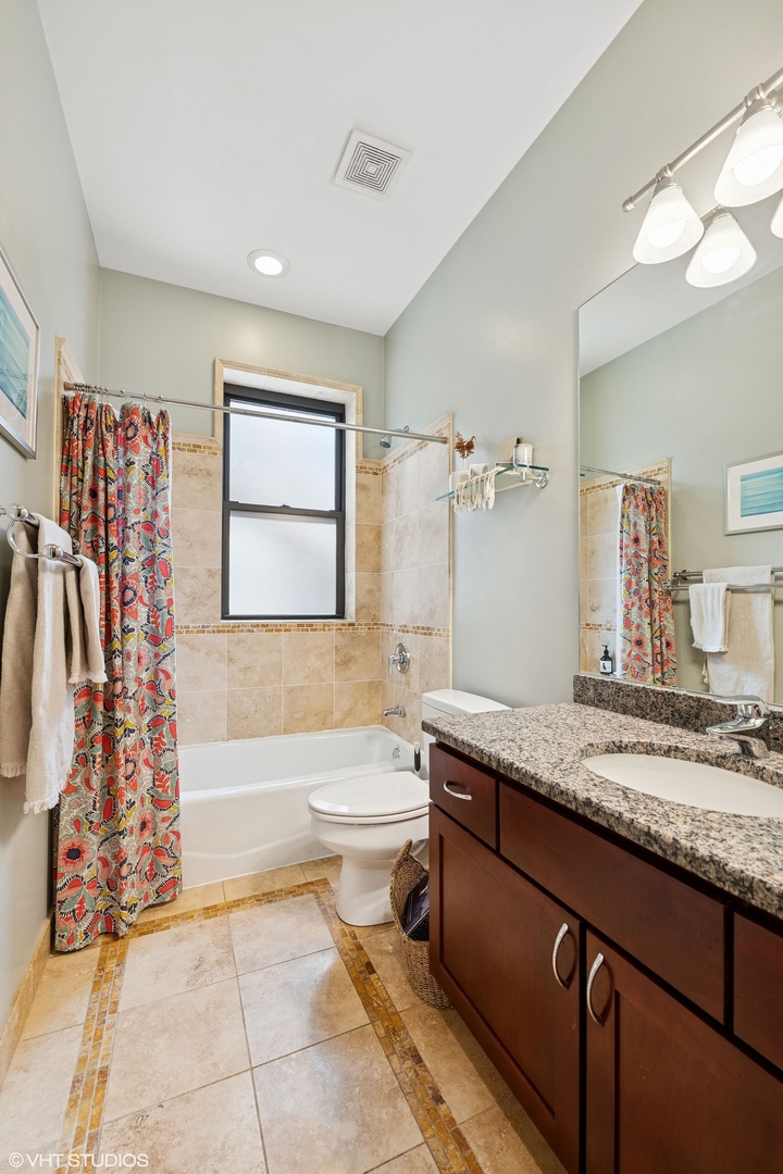 4647 N WOLCOTT Avenue Unit: 2